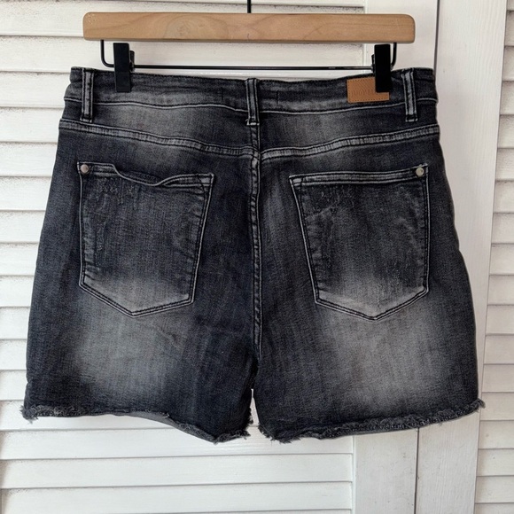 Judy Blue High Waist Fray Hem Cut Off Black Shorts size 1XL - Picture 4 of 5